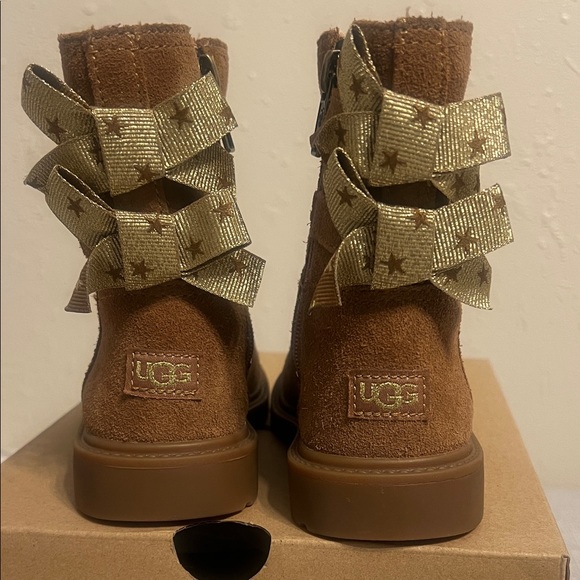 UGG Kids Brown Boots with Buckle Detail - Picture 3 of 6